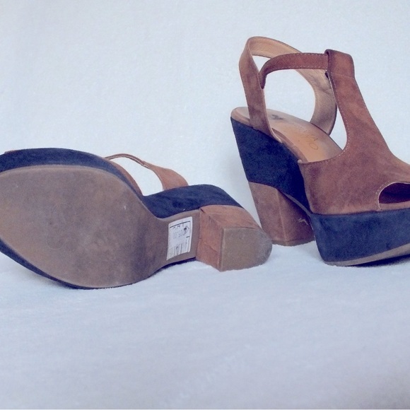 Designer sandal - Picture 3 of 3